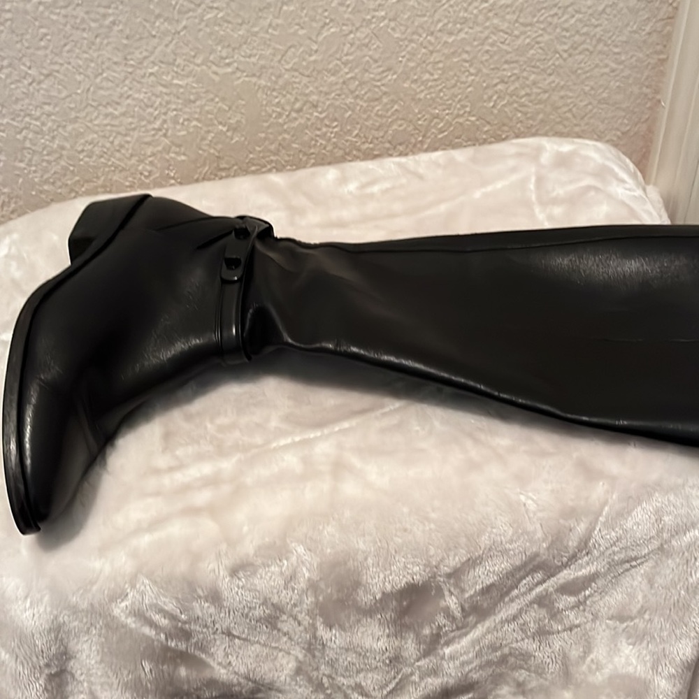 Coach Boots - Picture 2 of 7